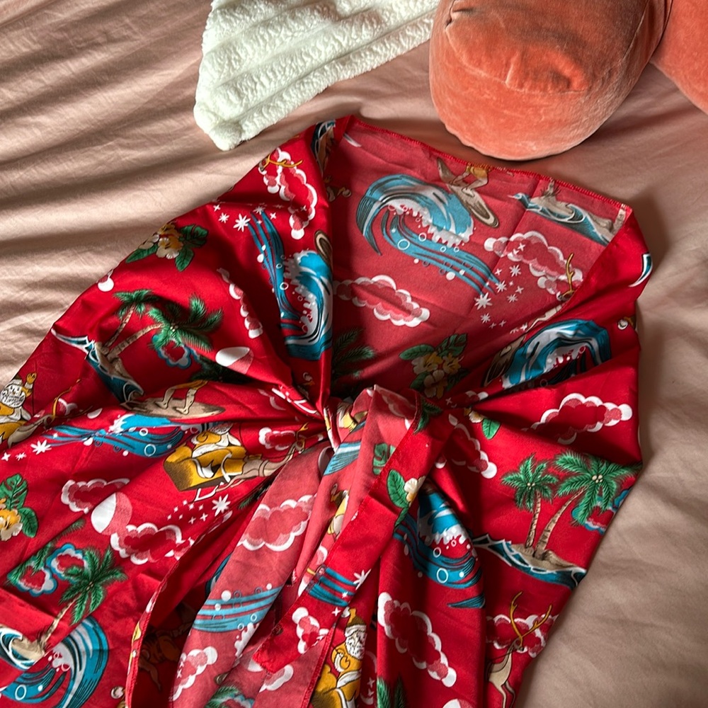 ALVISH Santa Claus Christmas Sarong Women size One Size